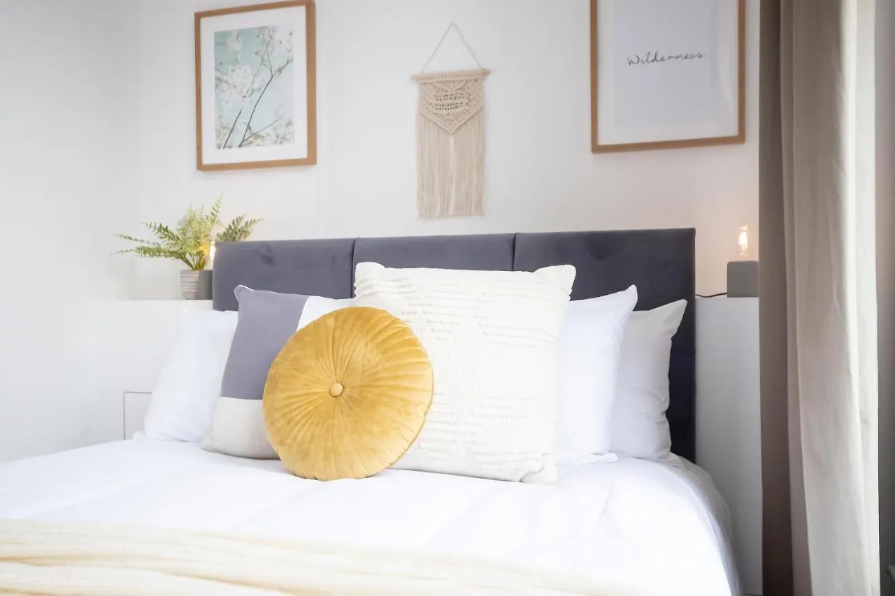 Perfect For Business & Corporate Stays - Three Bed With City View Shoreditch London 0*,  United Kingdom