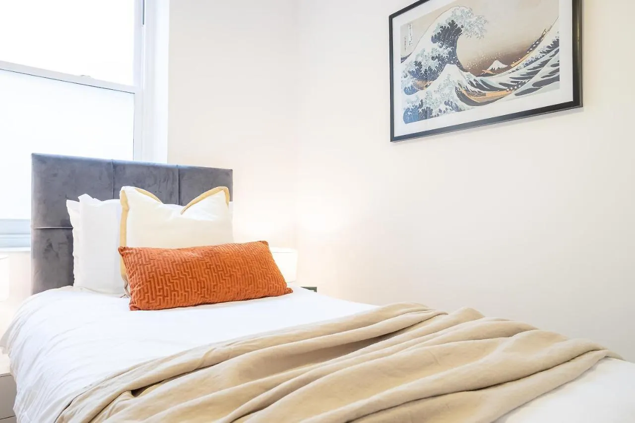 Perfect For Business & Corporate Stays - Three Bed With City View Shoreditch London Apartment
