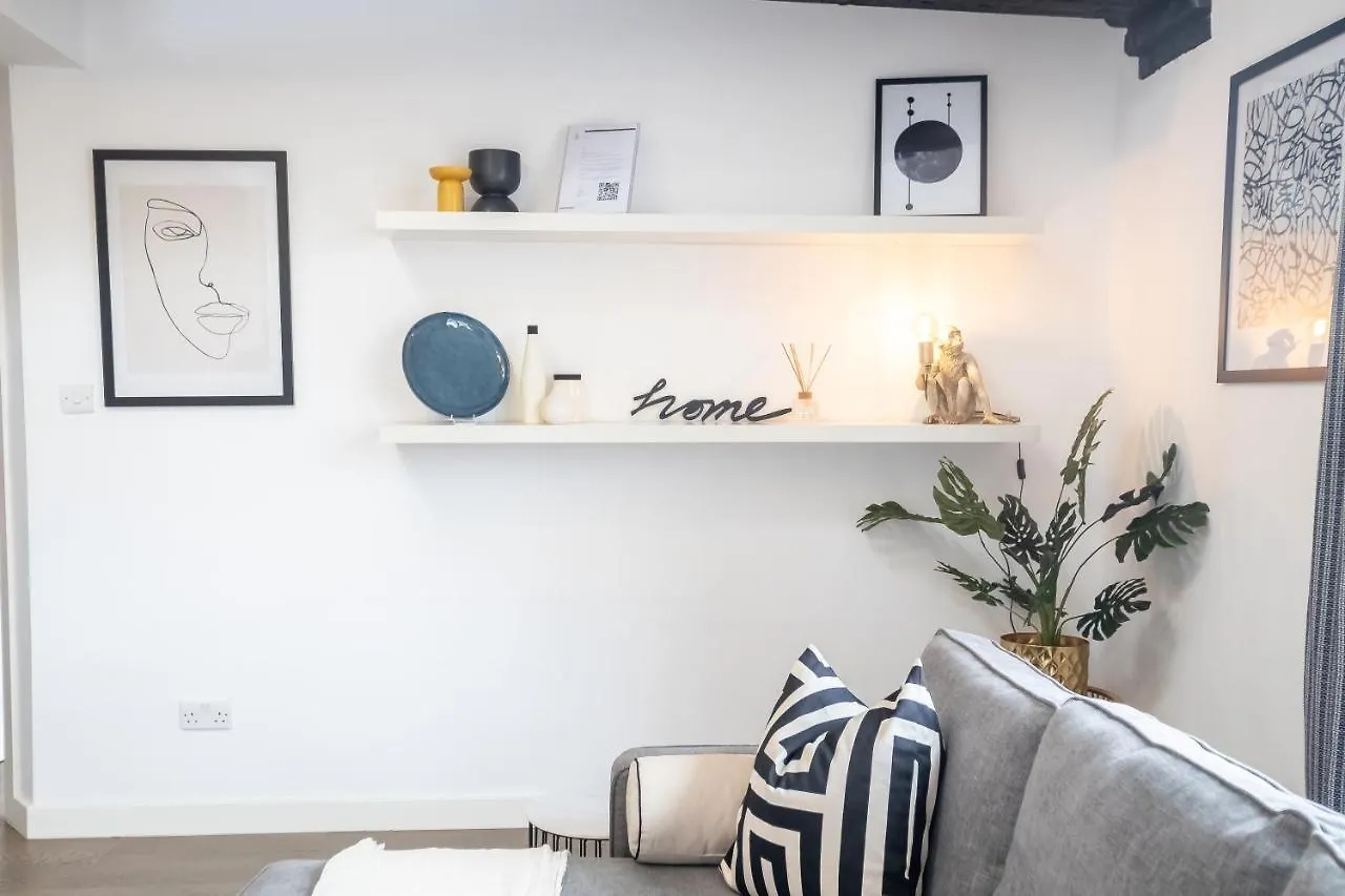 Perfect For Business & Corporate Stays - Three Bed With City View Shoreditch London