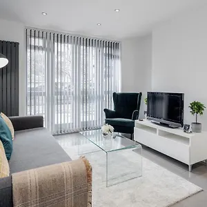 Luxury Chic Near Canary Wharf, Excel, O2 & Stratford Apartment London